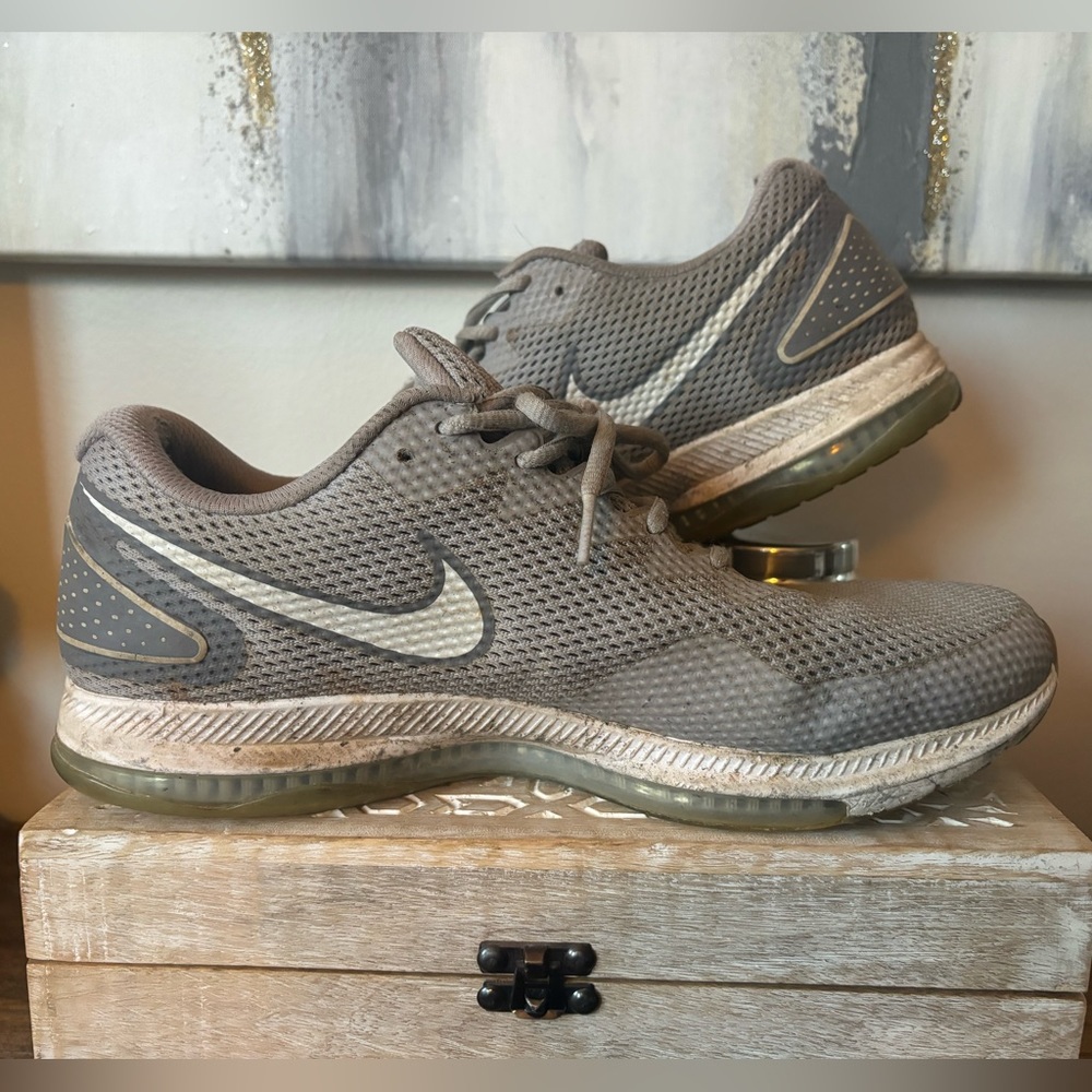 NIKE | Men's Gray Running Shoes Size 11